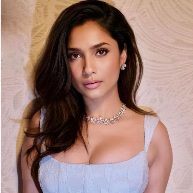 Ankita Lokhande, Ankita Lokhande western look-1-2