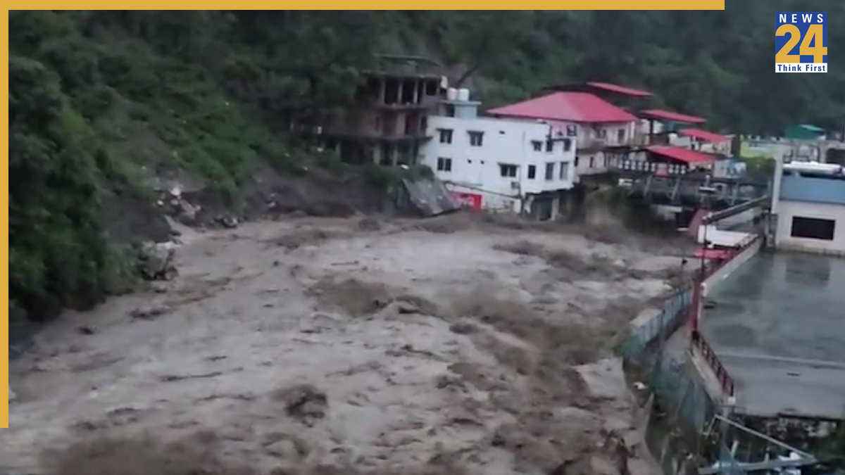 देहरादून के सहस्त्रधारा में बादल फटने से हड़कंप, PM मोदी, अमित शाह ने CM धामी से की बात
