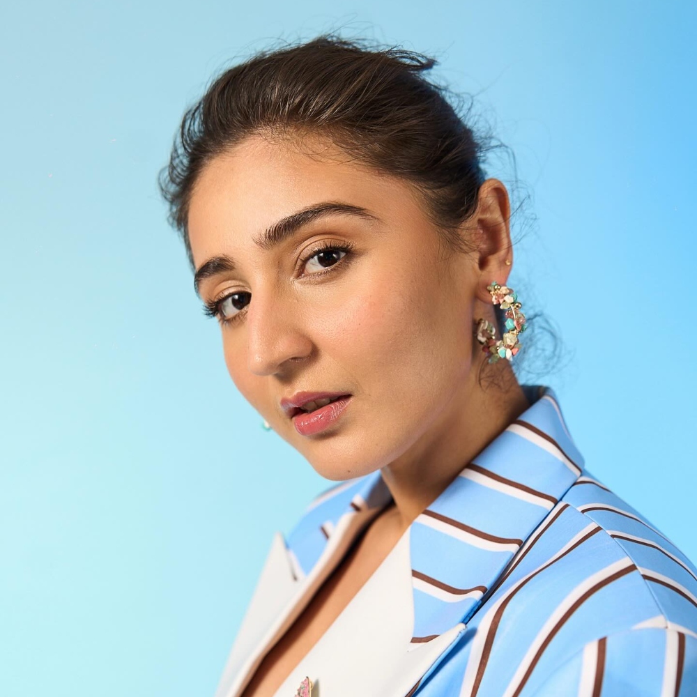 Dhvani Bhanushali-1-2-3-4-5-6-7