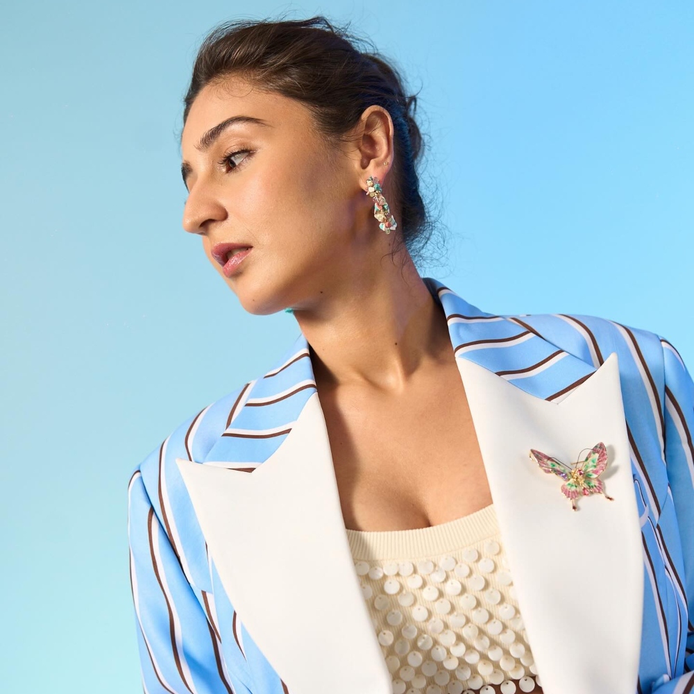 Dhvani Bhanushali-1-2-3-4-5