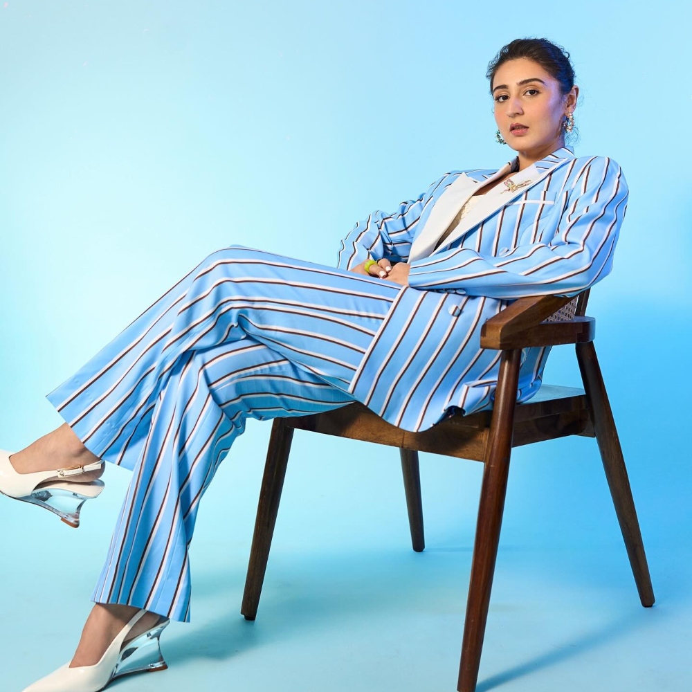 Dhvani Bhanushali-1-2-3-4