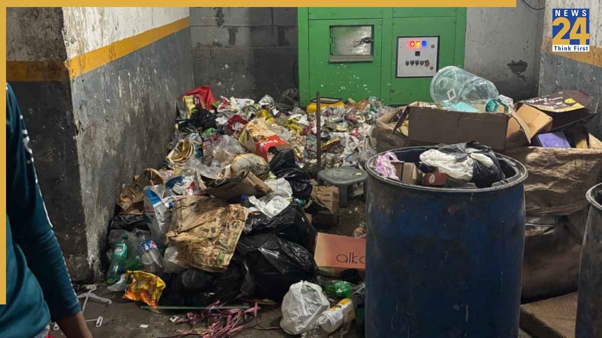 Greater Noida West Garbage (3)