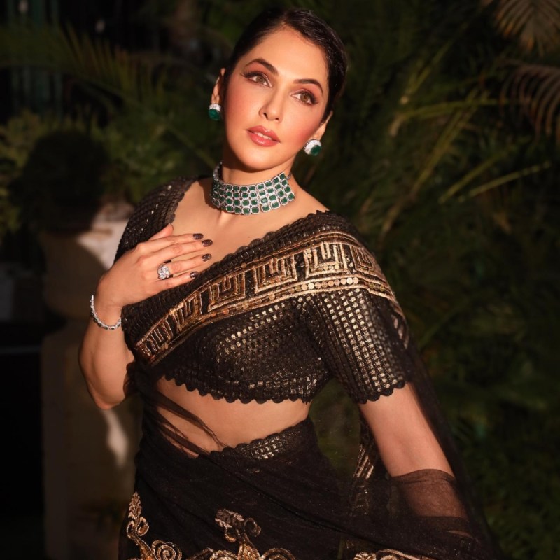 Isha Koppikar Isha Koppikar-1-2-3-4-5-6-7