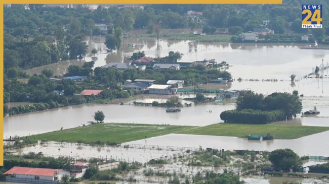 Noida Flood, Noida Greater Noida Flood, Noida News, Greater Noida News, News24, Hindon River, Yamuna River, नोएडा बाढ़, नोएडा ग्रेटर नोएडा बाढ़, नोएडा समाचार, ग्रेटर नोएडा समाचार, न्यूज़24, हिंडन नदी, यमुना नदी