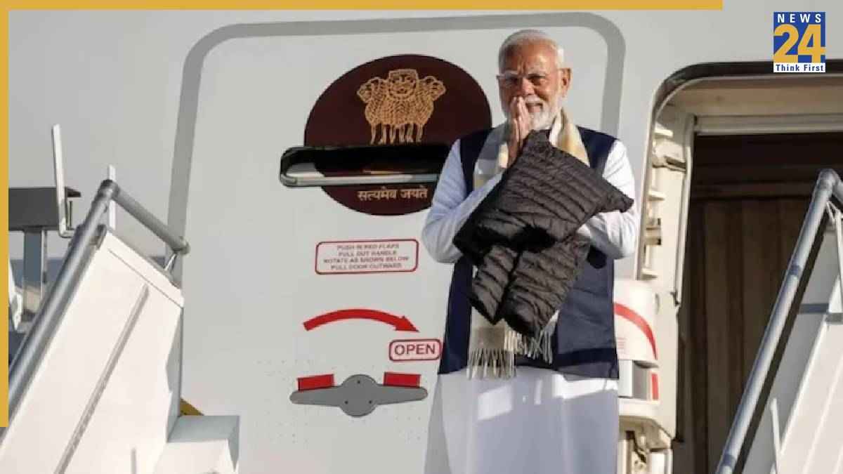 PM Modi Manipur Visit: मिजोरम से मणिपुर पहुंचे PM मोदी, हिंसा-दंगा प्रभावित चुराचांदपुर में की रैली