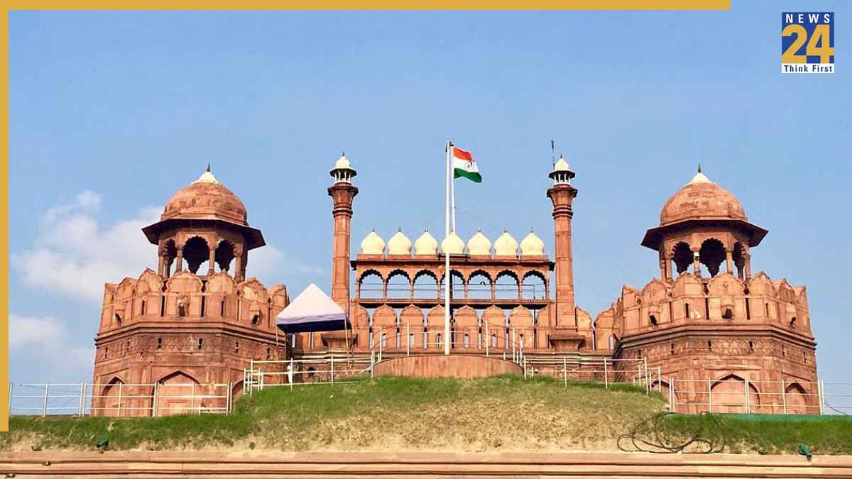 लाल किला परिसर में चोरी, 1 करोड़ की कीमत का सामान उठा ले गए चोर!