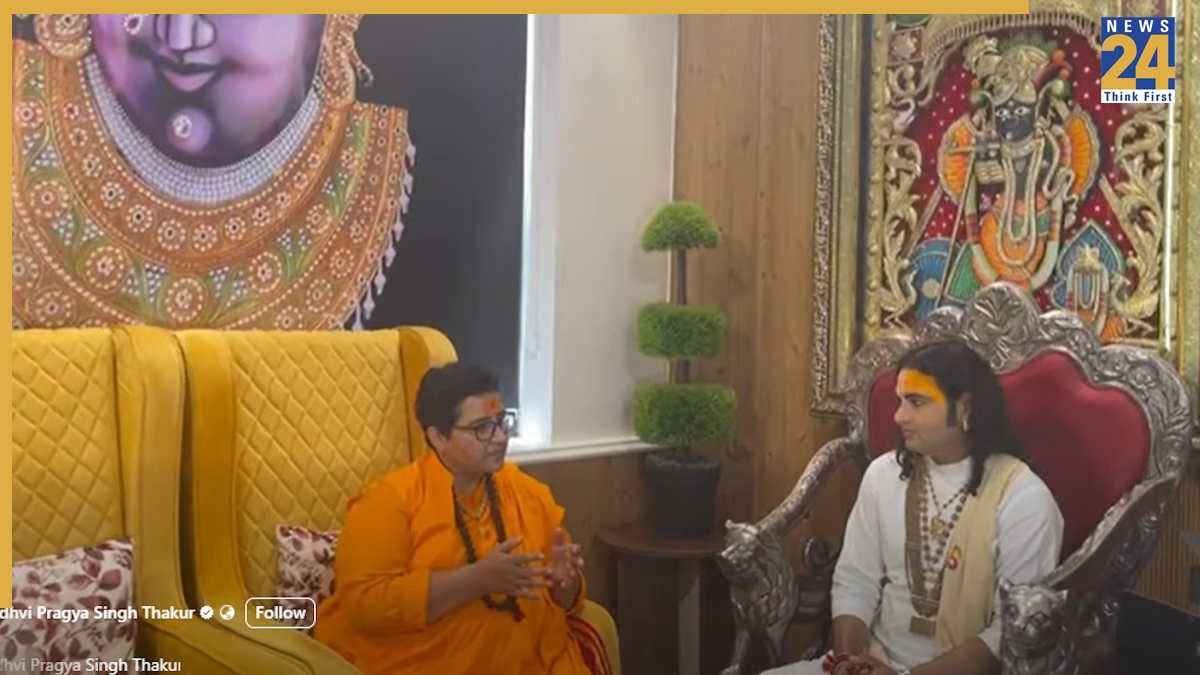 'मां-बाप संस्कार नहीं देते तो लड़कियां…', साध्वी प्रज्ञा ठाकुर ने किया अनिरुद्धाचार्य के बयान का समर्थन