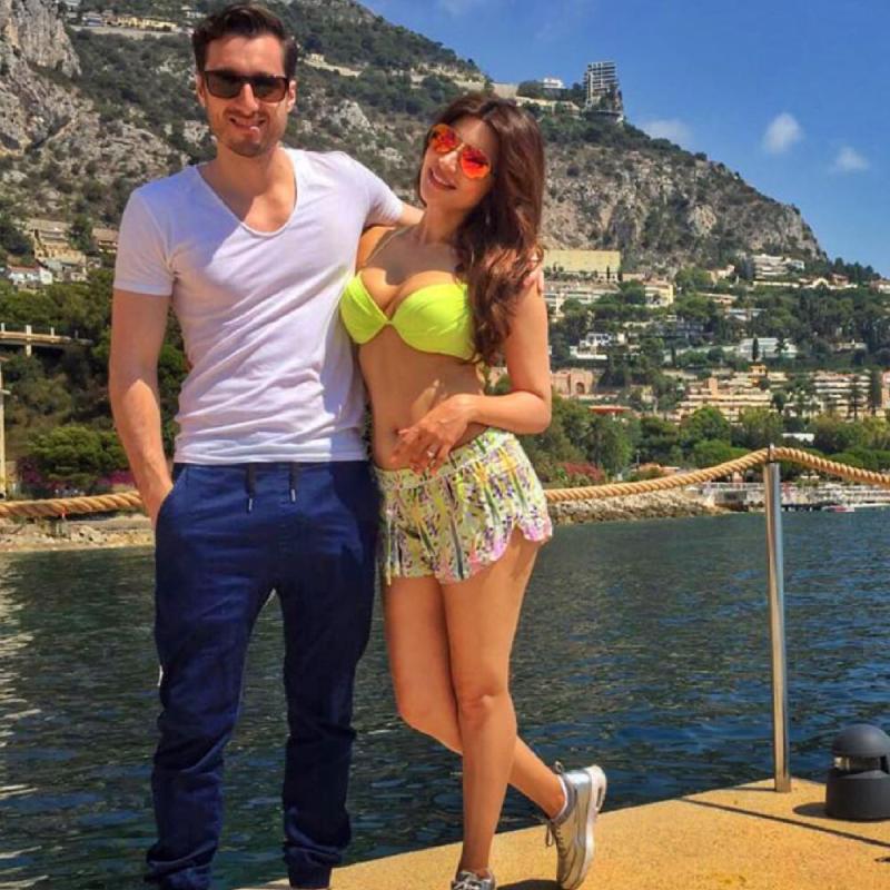 Shama Sikander, Shama Sikander husband, Shama Sikander photos-1-2-3-4