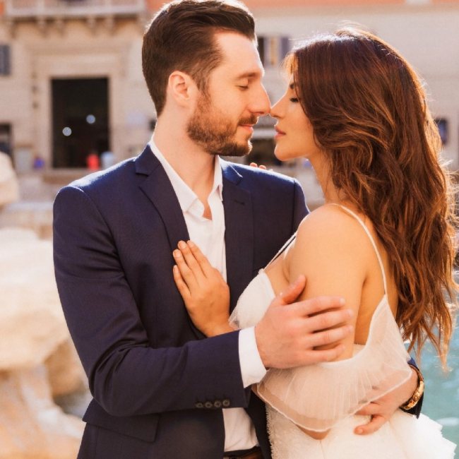 Shama Sikander, Shama Sikander husband, Shama Sikander photos-1-2-3-4-5-6-7