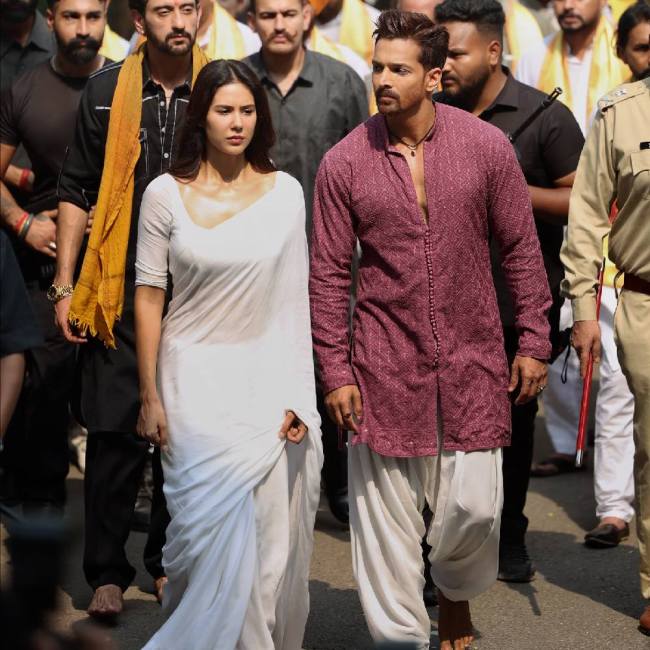 Sonam Bajwa, Sonam Bajwa traditional look, Sonam Bajwa photos-1-2-3-4-5-6-7-8