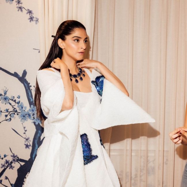 Sonam Kapoor, Sonam Kapoor photos, Sonam Kapoor instagram-1-2-3