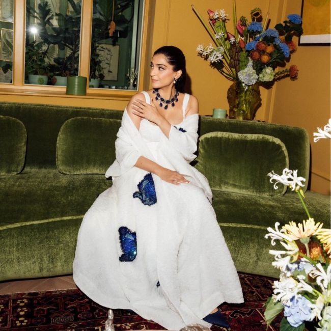 Sonam Kapoor, Sonam Kapoor photos, Sonam Kapoor instagram-1-2-3-4