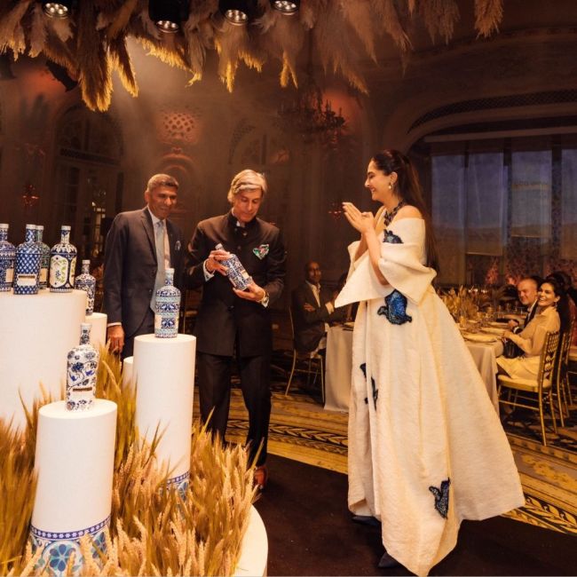 Sonam Kapoor, Sonam Kapoor photos, Sonam Kapoor instagram-1-2-3-4-5-6