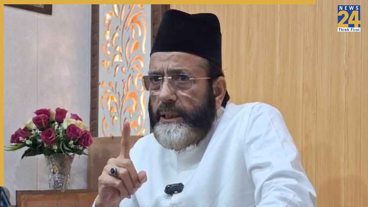कौन है बरेली हिंसा का आरोपी तौकीर रजा? 2010 में भी दंगे का है आरोपी, इन पार्टियों का भी रहा है साथ