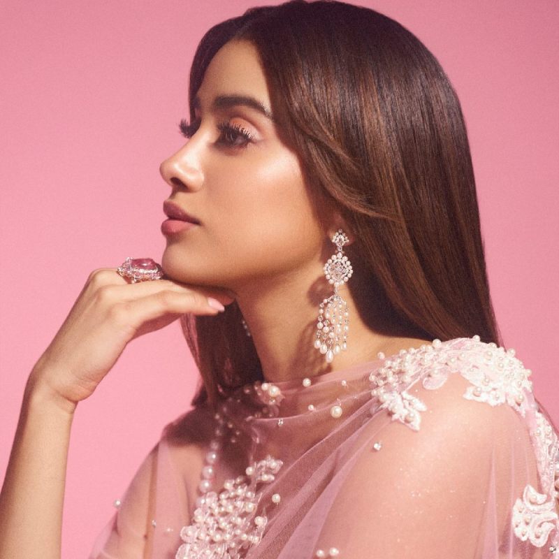 Janhvi Kapoor Janhvi Kapoor, Janhvi Kapoor traditional look, Sunny Sanskari Ki Tulsi Kumari-1-2-3-4-5-6