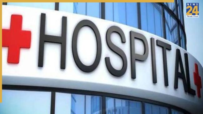 Satara news, Satara latest news, labour pain, Gujarat, Satara district hospital, Maharashtra news, सतारा न्यूज, सतारा ताजा खबर, प्रसव पीड़ा, गुजरात, सतारा जिला अस्पताल, महाराष्ट्र खबर