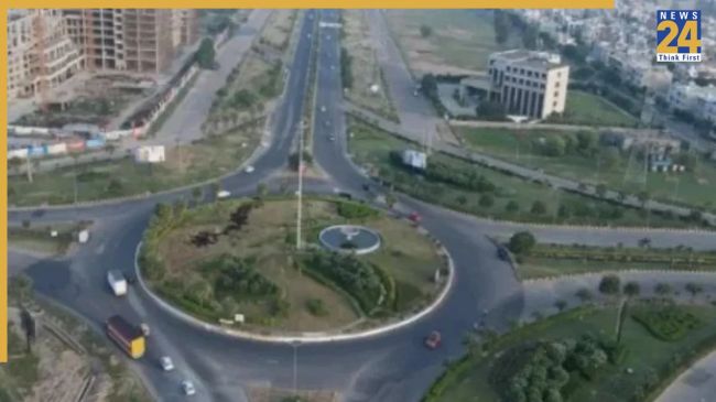 Noida News, Noida Latest News, Noida Traffic, Greater Noida Authority, Gaur Chowk, 4 Murti Chauraha, Underpass, NH-24, नोएडा न्यूज, नोएडा ताजा खबर, नोएडा ट्रैफिक, ग्रेटर नोएडा प्राधिकरण, गौर चौक, 4 मूर्ती चौराहा, अंडरपास, एनएच-24