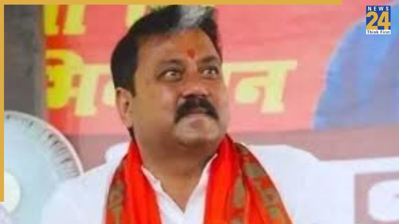 Patna News, Patna Latest News, Bihar Government, Nitish Kumar, Open Double Decker Bus, Bihar Tourism Minister Raju Singh, पटना न्यूज, पटना ताजा खबर, बिहार सरकार, नीतीश कुमार, ओपन डबल डेकर बस, बिहार पर्यटन मंत्री राजू सिंह