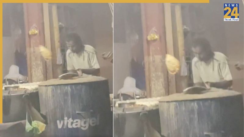 रोटी बनाता कारिगर Ghaziabad News, Ghaziabad Latest News, Ghaziabad Police, Spit-on Roti, Tandoori Roti, Ghaziabad Hotel, Social Media, Video Viral, गाजियाबाद न्यूज, गाजियाबाद ताजा खबर, गाजियाबाद पुलिस, थूक लगी रोटी, तंदूरी रोटी, गाजियाबाद होटल, सोशल मीडिया, वीडियो वायरल