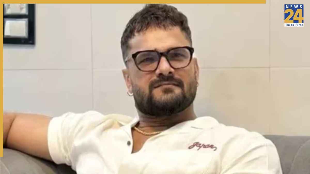 'नेता नहीं, बेटा बनकर रहना चाहता हूं', मंच से खेसारी लाल यादव ने की भावुक अपील