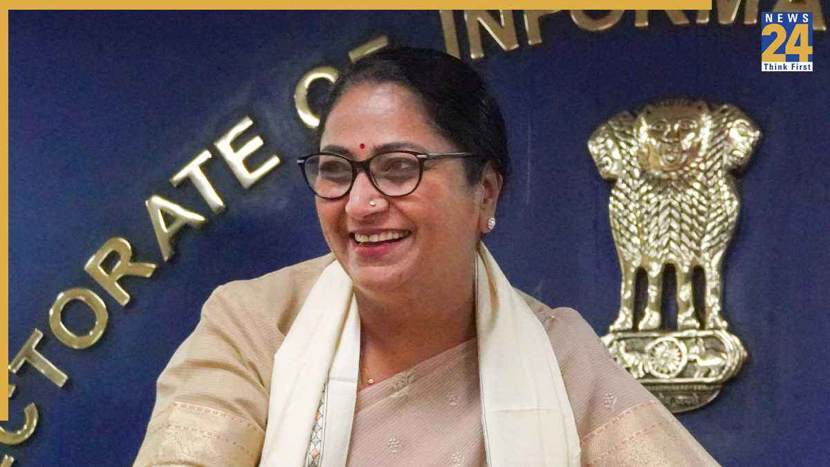 दिल्ली में छठ पूजा पर सीएम रेखा गुप्ता की तैयारी।