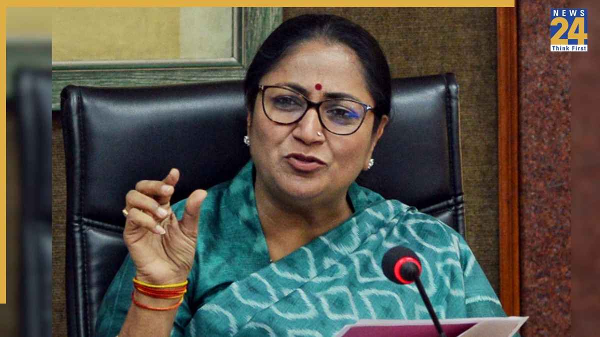 दिल्ली सरकार का बड़ा ऐलान, कोविड ड्यूटी पर शहीद कर्मचारियों के परिजनों को मिलेंगे 1 करोड़ रुपये