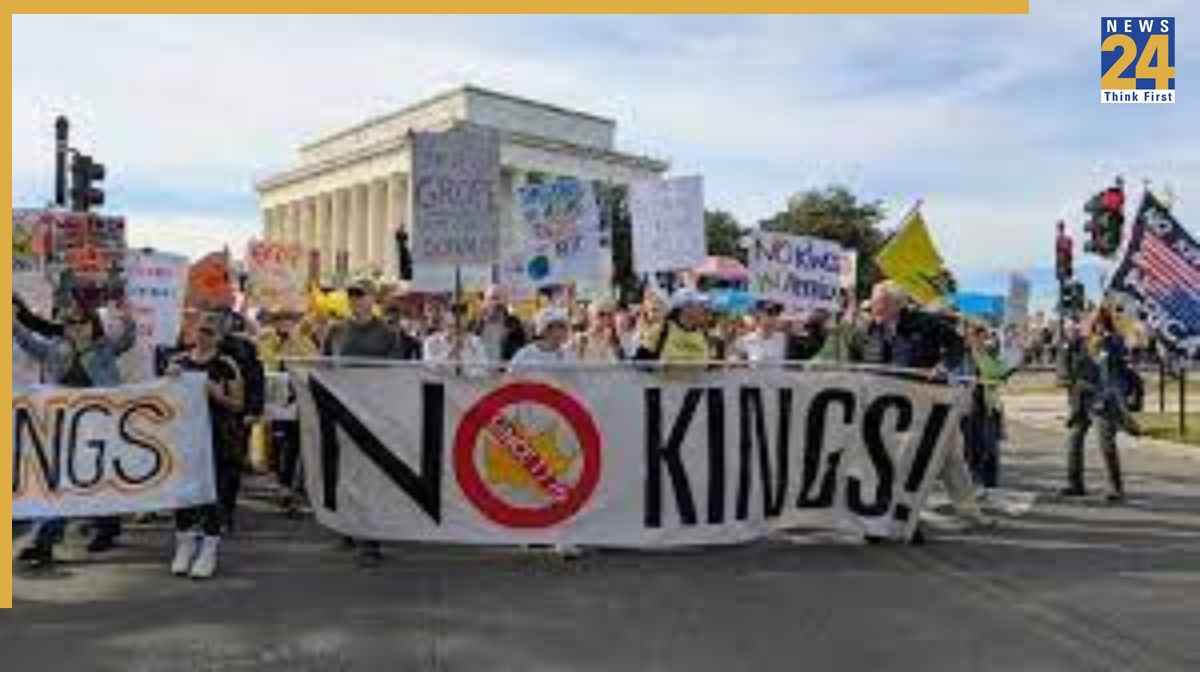 America, Donald Trump, US President, America News, No Kings, America Protest, Dharna, अमेरिका, डॉनाल्ड ट्रंप, अमेरिका राष्ट्रपति, अमेरिका न्यूज, नो किंग्स, अमेरिका प्रदर्शन, धरना