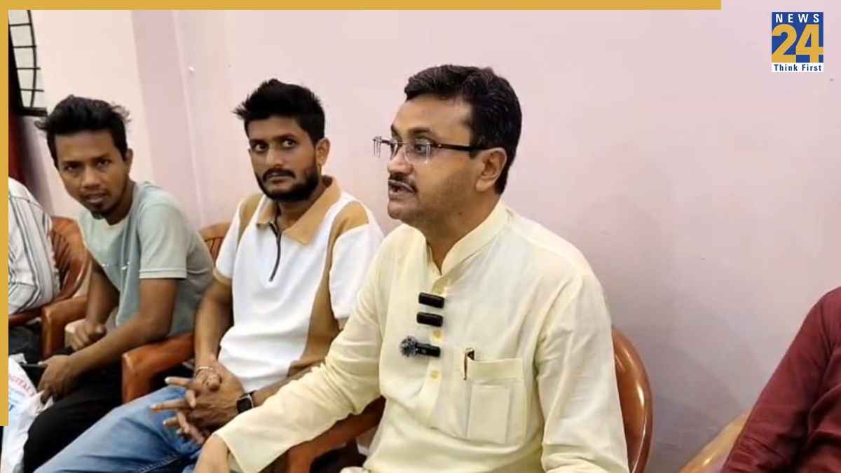 बिहार चुनाव में असदुद्दीन ओवैसी की पार्टी को झटका, AIMIM के इस पदाधिकारी ने दिया इस्तीफा