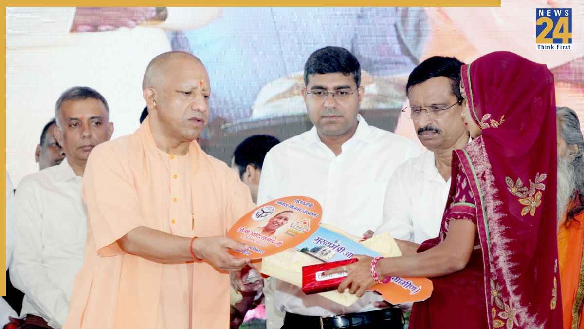 Gorakhpur News, Ayodhya News, Ayodhya, Shri Ram Temple, Shri Ram Lalla Darbar, Parikrama, Yogi Adityanath, CM Yogi Adityanath, अयोध्या न्यूज, अयोध्या, श्रीराम मंदिर, श्रीरामलला दरबार, परिक्रमा, योगी आदित्यनाथ, सीएम योगी आदित्यनाथ, गोरखपुर न्यूज