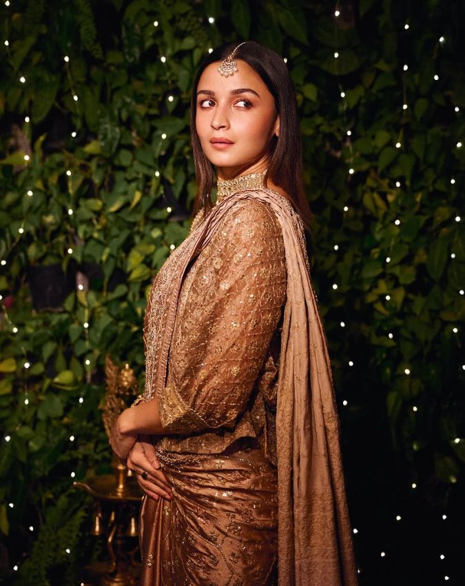 KAPOOR FAMILY Diwali Celebration Photos Alia Bhatt, Alia Bhatt Diwali Celebration 2025, Diwali 2025-1-2-3-4-5-6-7