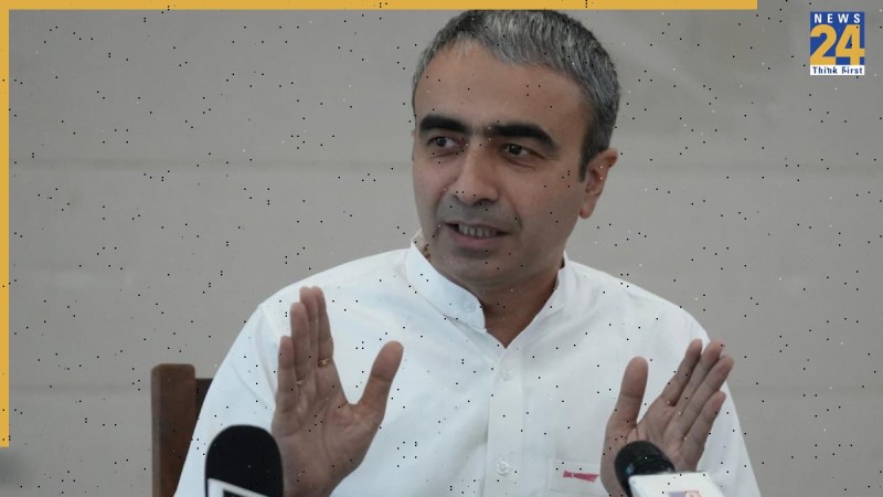 Anurag Dhnda