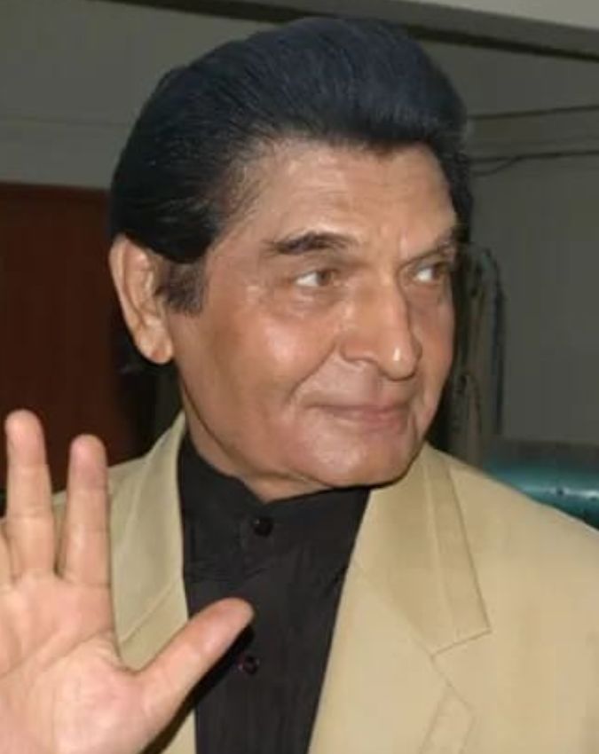 Asrani Net Worth Asrani, Asrani Net Worth, Asrani Family, Asrani Wife Manju Asrani-1-2-3-4-5-6