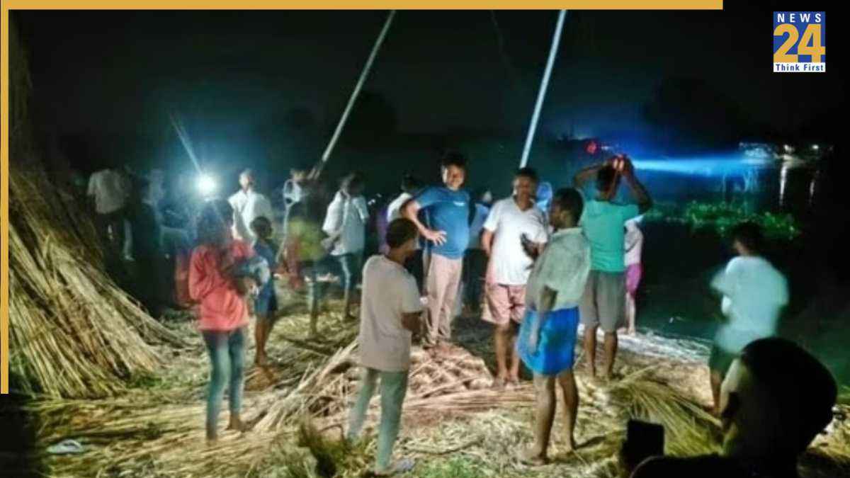 उत्तर प्रदेश के बहराइच में बड़ा हादसा, सवारियों से भरी नाव नदी में पलटी, 8 लापता