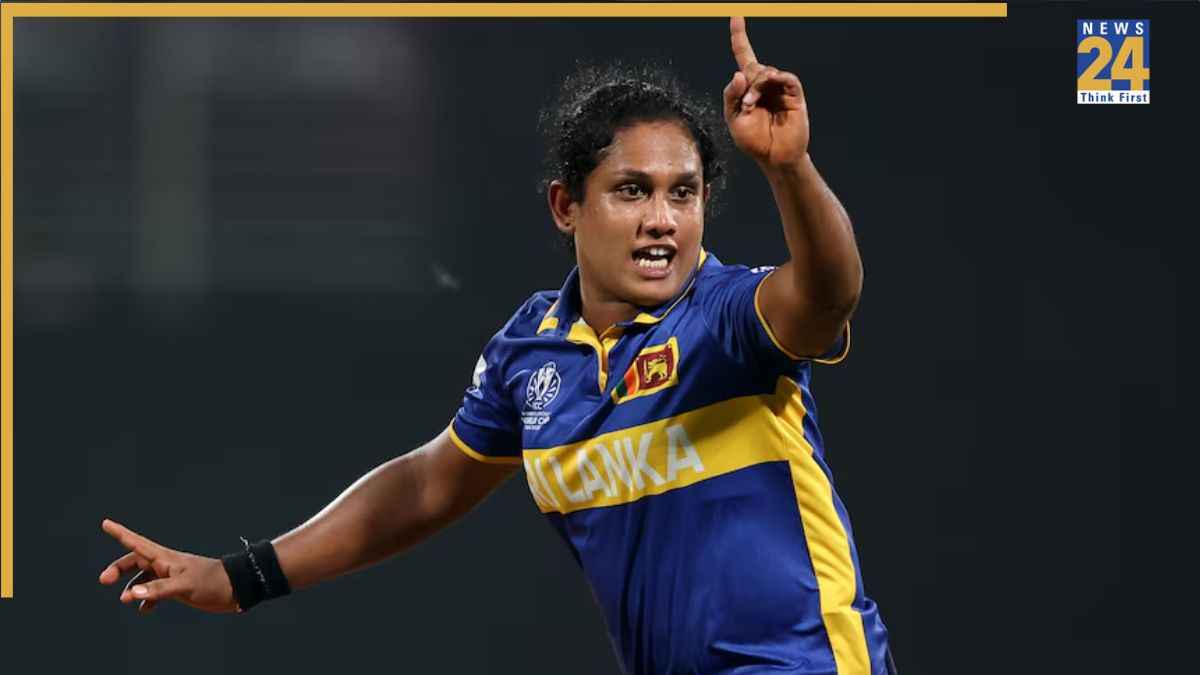 Women's World Cup 2025: 4 गेंद, 4 विकेट, श्रीलंकाई कप्तान ने आखिरी ओवर में ऐसे पलटा मैच, BAN से छीनी जीत