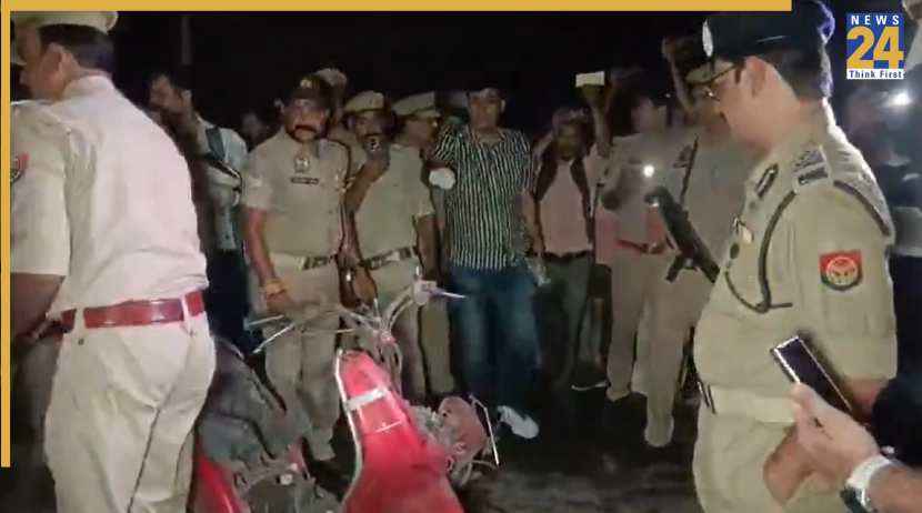 कानपुर में सड़क किनारे खड़ी 2 स्कूटी में धमाका, जांच को लेकर क्या बोले पुलिस कमिश्नर