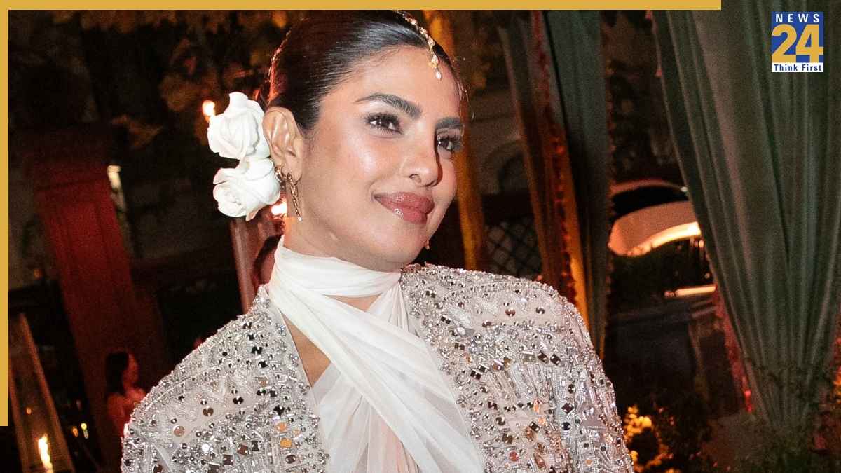 Priyanka Chopra के विदेश में दिखे देसी ठाठ, दीवाली पार्टी में नजर आया एक्ट्रेस का ग्लैमर
