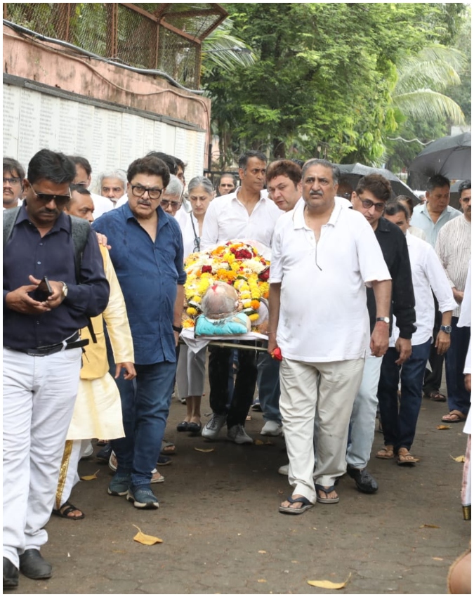 Satish Shah funeral Satish Shah funeral-1-2-3-4-5-6