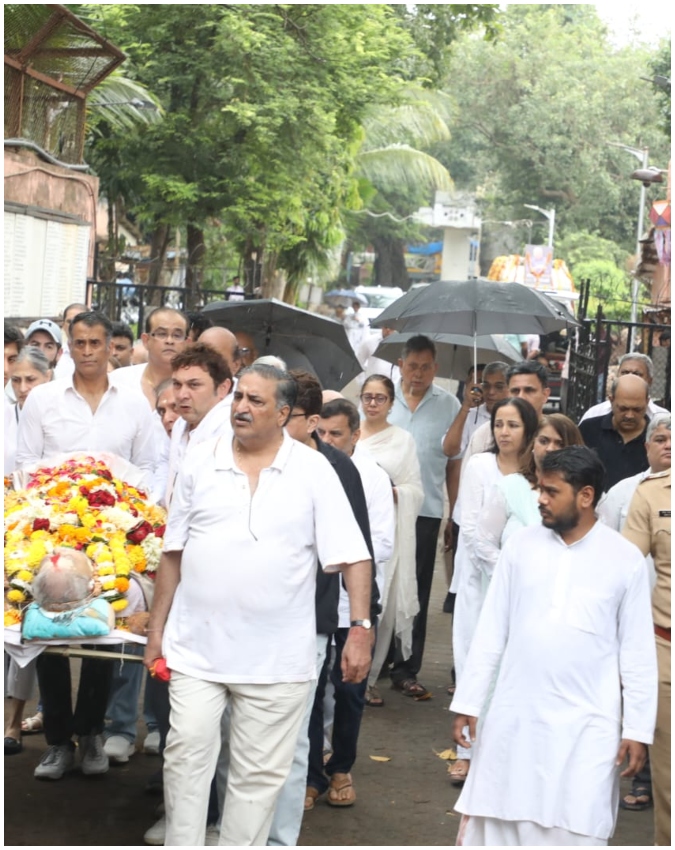Satish Shah funeral Satish Shah funeral-1-2-3-4-5