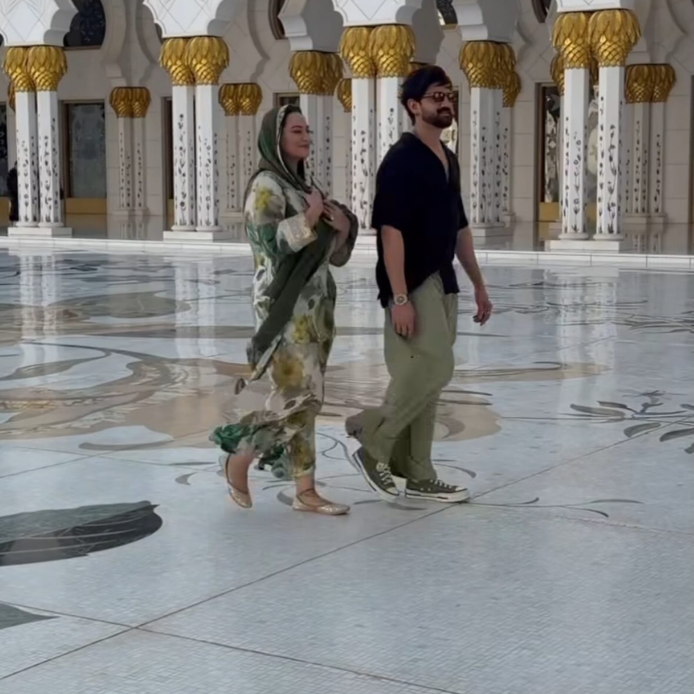 Sonakshi Sinha, Zaheer Iqbal-1-2-3-4-5