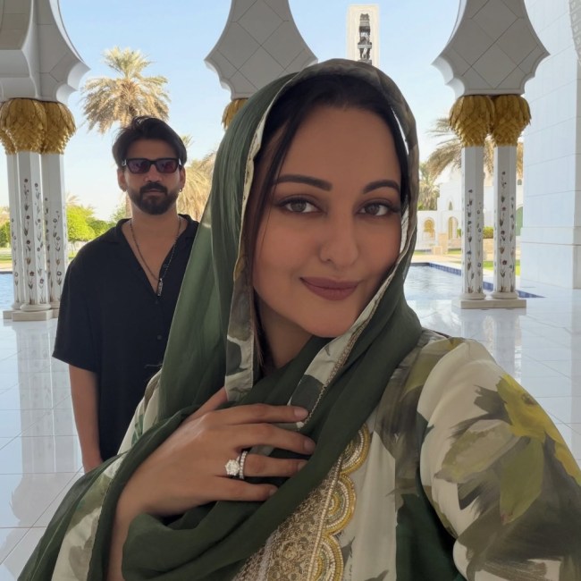Sonakshi Sinha, Zaheer Iqbal-1-2-3-4