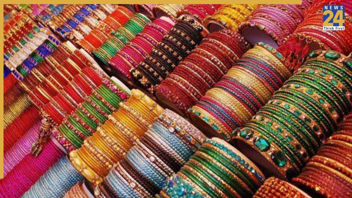 Karwa Chauth 2025: करवा चौथ पर पहनें ये स्टाइलिश और ट्रेंडिंग चूड़ियां, छनकार ऐसी कि मुड़-मुड़कर देखने लगेंगे लोग