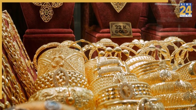 धनतेरस पर गोल्ड खरीदते समय रखें सावधानी.