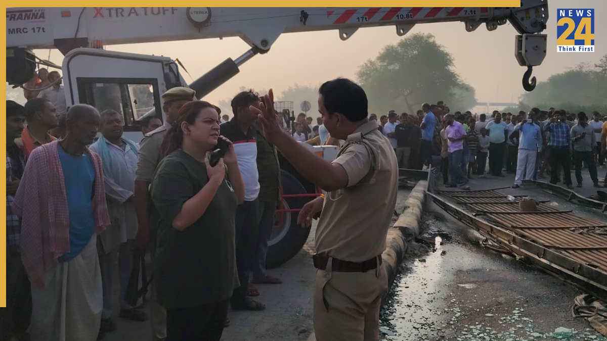 गोरखपुर के कुशीनगर में बड़ा हादसा, जयपुर से बिहार मधुबनी जा रही लग्जरी बस पलटी, 22 लोग गंभीर