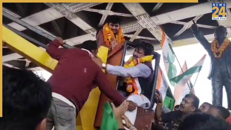 satna mp slaps crane operator