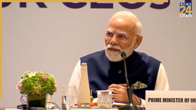 PM Narendra Modi, PM Modi, CEO Forum, UK, CETA agreement, British PM Keir Starmer, Mumbai Jio World Centre, प्रधानमंत्री नरेन्द्र मोदी, पीए मोदी, सीईओ फोरम, यूके, CETA समझौता, ब्रिटिश प्रधानमंत्री कीर स्टारमर, मंबई जियो वर्ल्ड सेंटर
