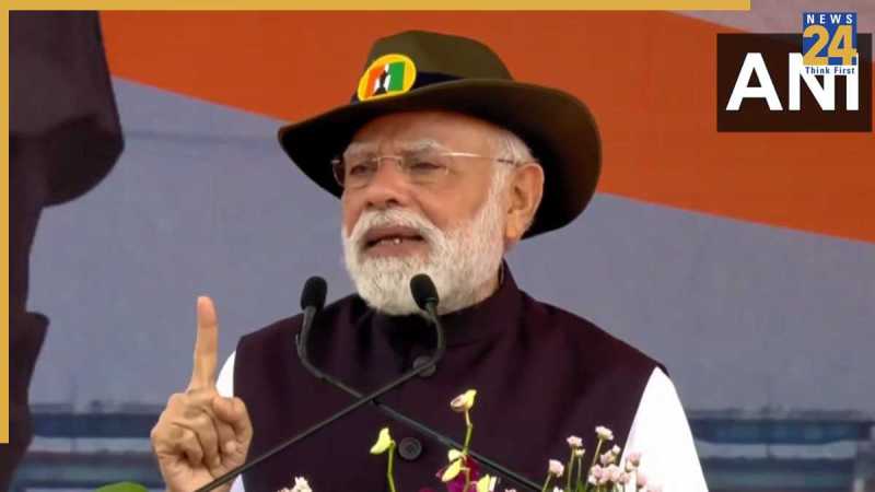 केवड़िया में बोलते पीएम मोदी।