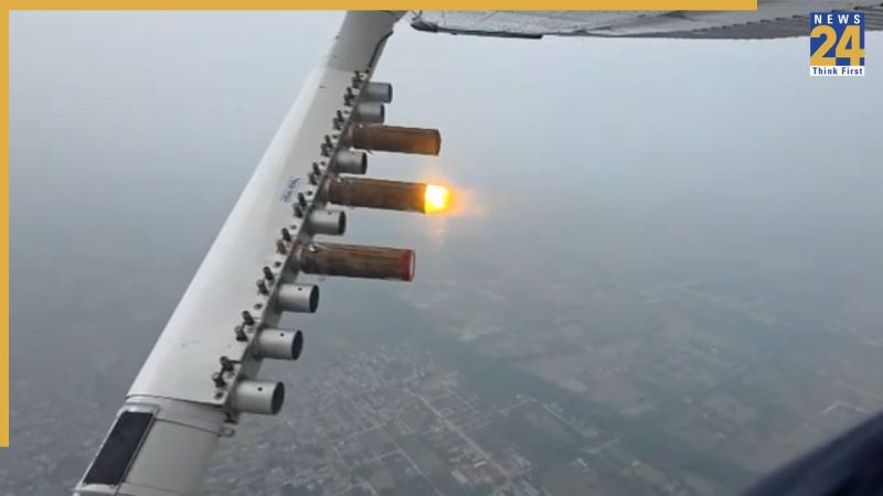 Delhi, Delhi NCR, NCR pollution, cloud seeding, artificial rain, Delhi pollution, special aircraft, दिल्ली, दिल्ली एनसीआर, एनसीआर प्रदूषण,क्लाउड सीडिंग, कृत्रिम बारिश, दिल्ली प्रदूषण, स्पेशल विमान