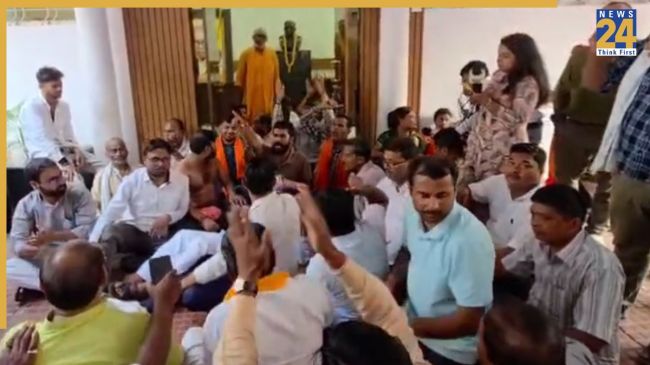 Bihar elections, Bihar latest news, Bihar, Ramsurat Rai, Aurai assembly seat, ticket cancelled, NDA first list, uproar, बिहार चुनाव, बिहार ताजा खबर, बिहार, रामसूरत राय, औराई विधानसभा सीट, कटा टिकट, एनडीए पहली लिस्ट, हंगामा