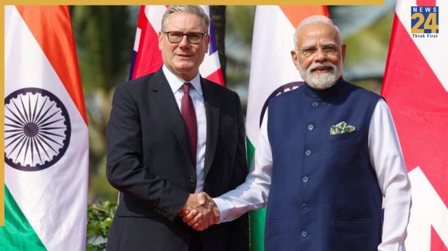 PM Narendra Modi, PM Modi, CEO Forum, UK, CETA agreement, British PM Keir Starmer, Mumbai Jio World Centre, प्रधानमंत्री नरेन्द्र मोदी, पीए मोदी, सीईओ फोरम, यूके, CETA समझौता, ब्रिटिश UK प्रधानमंत्री कीर स्टारमर, मंबई जियो वर्ल्ड सेंटर