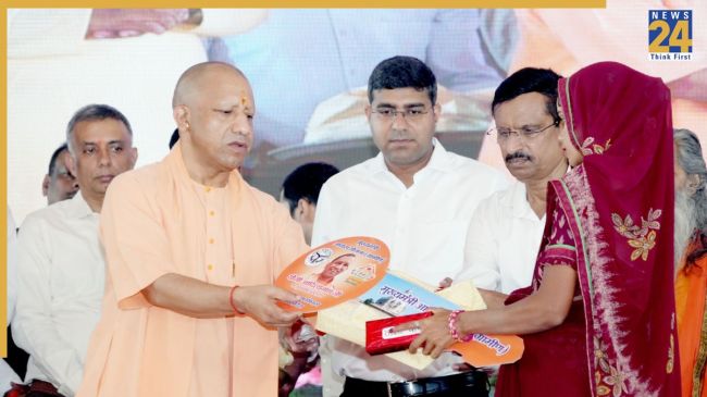 Gorakhpur News, Ayodhya News, Ayodhya, Shri Ram Temple, Shri Ram Lalla Darbar, Parikrama, Yogi Adityanath, CM Yogi Adityanath, अयोध्या न्यूज, अयोध्या, श्रीराम मंदिर, श्रीरामलला दरबार, परिक्रमा, योगी आदित्यनाथ, सीएम योगी आदित्यनाथ, गोरखपुर न्यूज